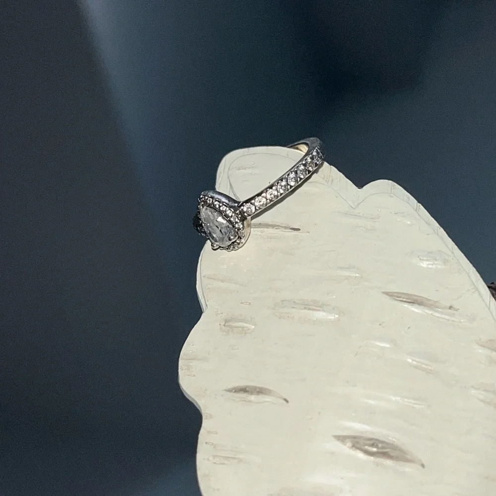 Pandora Authentic Sparkling Pear Halo Ring Size 6/52 - Picture 5 of 7